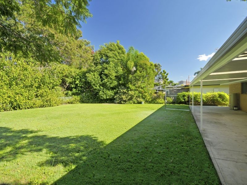 7 Colvillea Court, Palm Beach QLD 4221