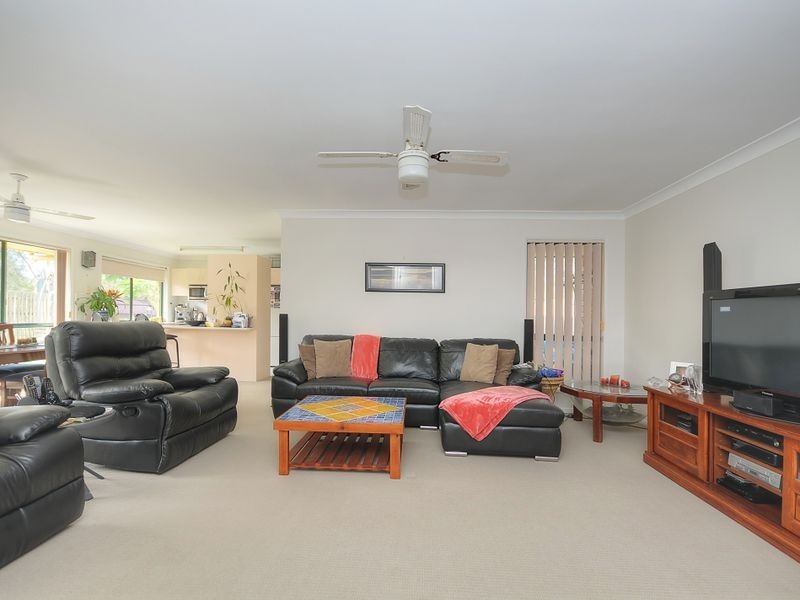 9/8 Ottelia Drive, Elanora QLD 4221