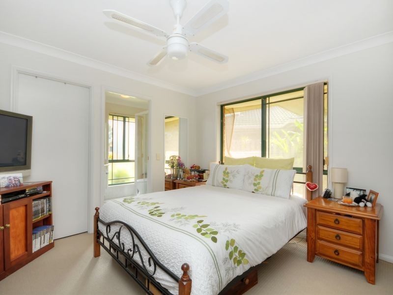 9/8 Ottelia Drive, Elanora QLD 4221