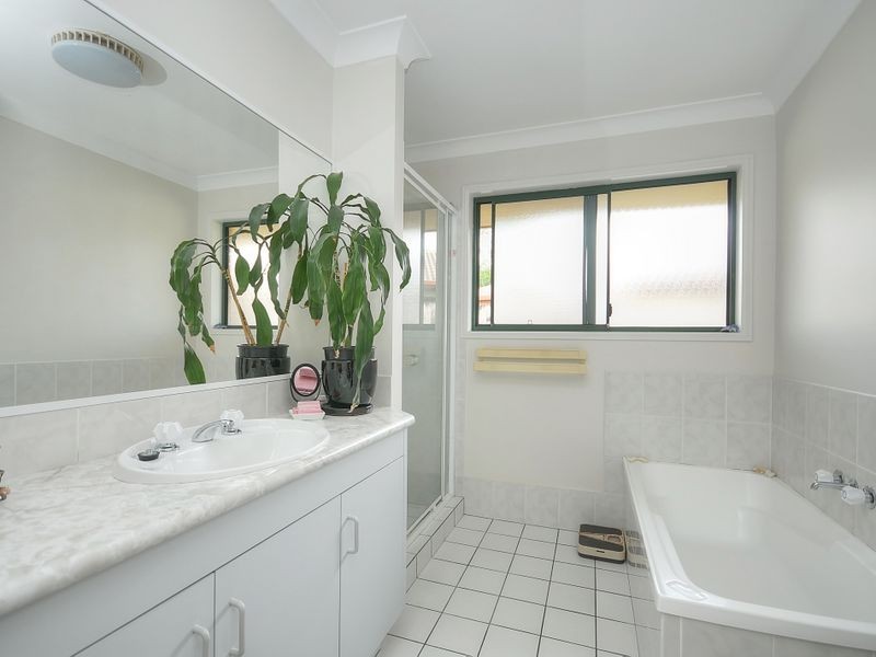 9/8 Ottelia Drive, Elanora QLD 4221