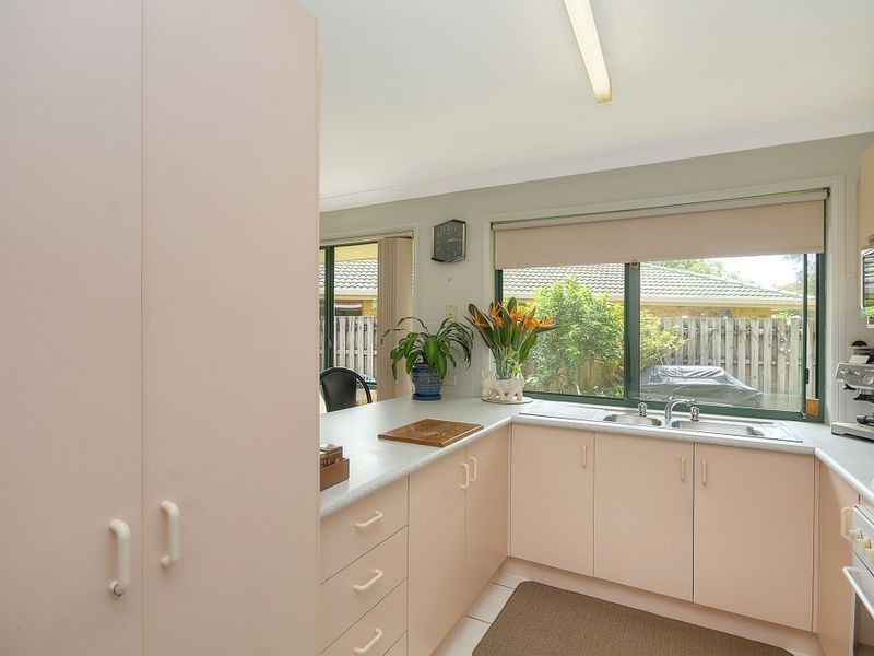 9/8 Ottelia Drive, Elanora QLD 4221