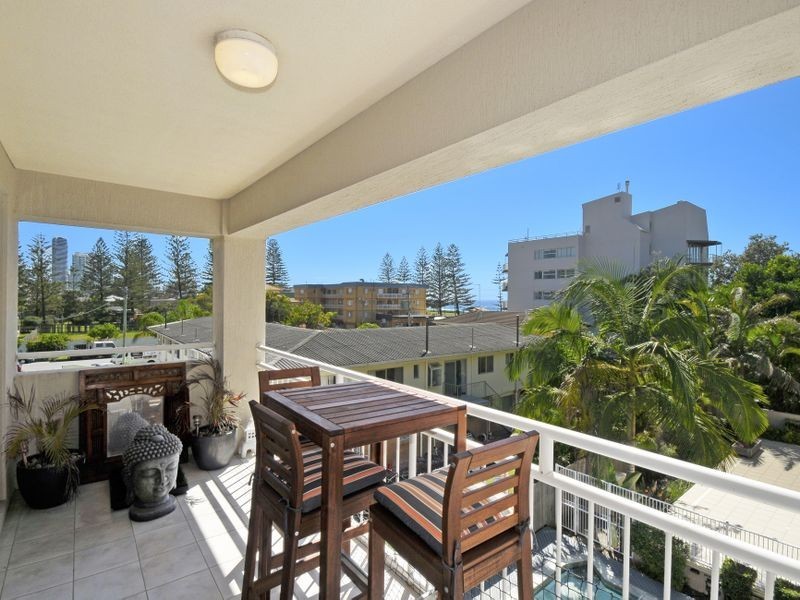 11/9 Francis Street, Mermaid Beach QLD 4218