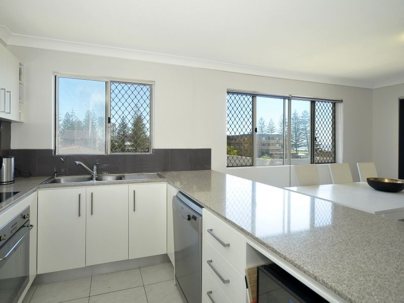 11/9 Francis Street, Mermaid Beach QLD 4218