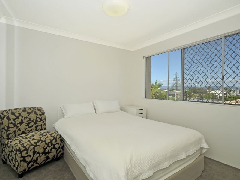 11/9 Francis Street, Mermaid Beach QLD 4218