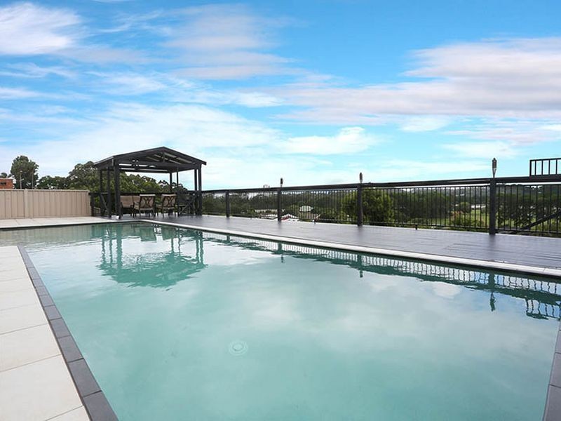 24 Seaview Parade, Elanora QLD 4221