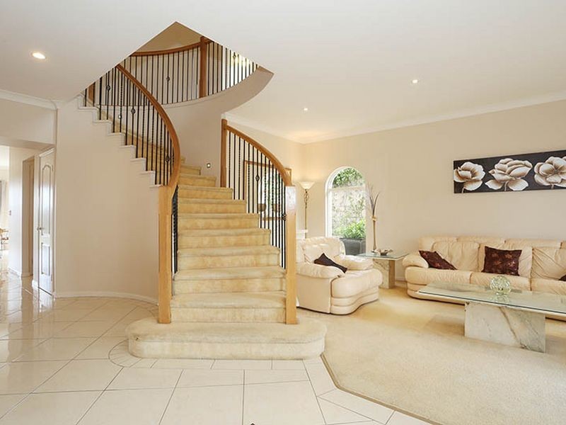 24 Seaview Parade, Elanora QLD 4221