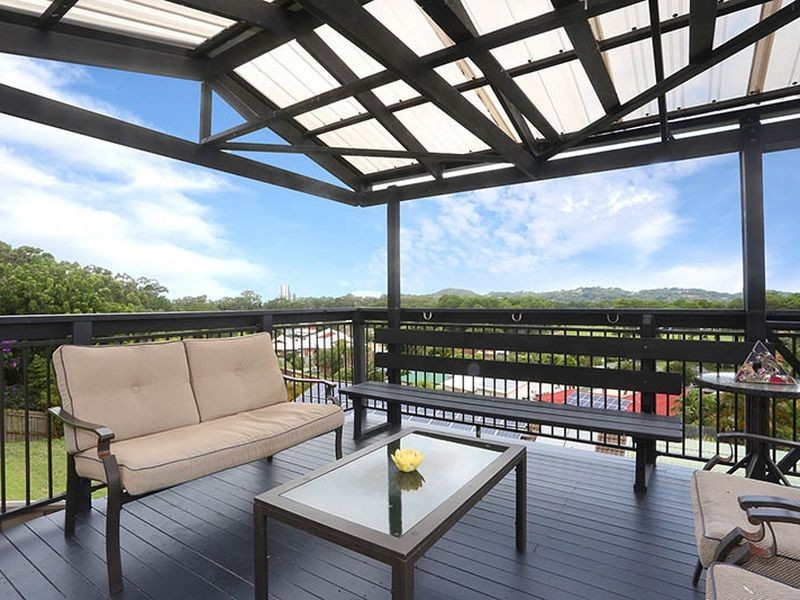 24 Seaview Parade, Elanora QLD 4221