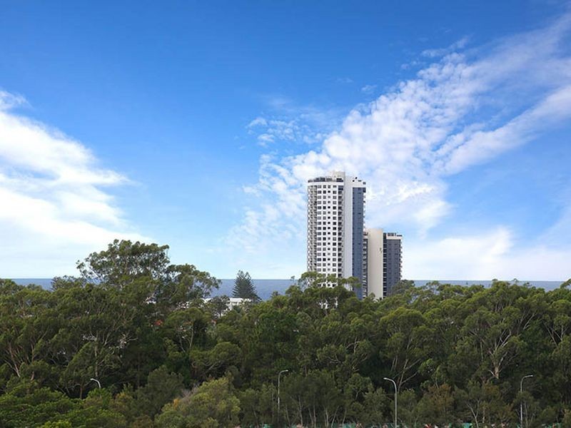 24 Seaview Parade, Elanora QLD 4221