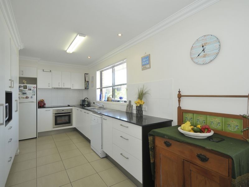 2/13 Second Avenue, Palm Beach QLD 4221