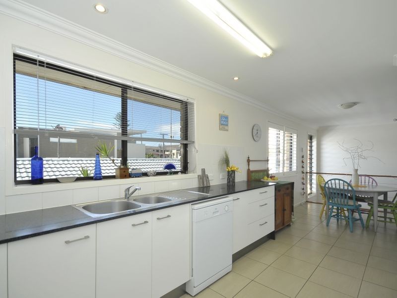 2/13 Second Avenue, Palm Beach QLD 4221