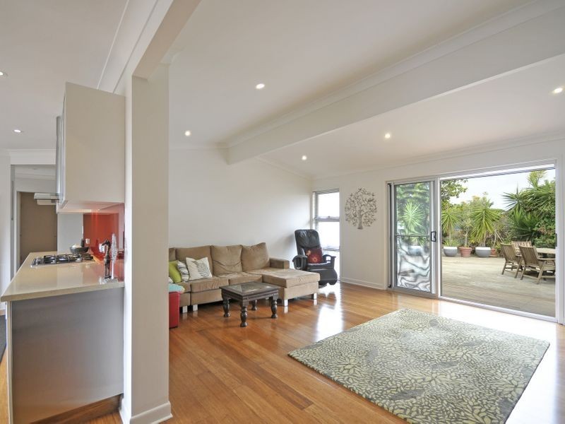 19 Barklya Place, Palm Beach QLD 4221
