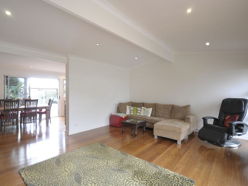 19 Barklya Place, Palm Beach QLD 4221