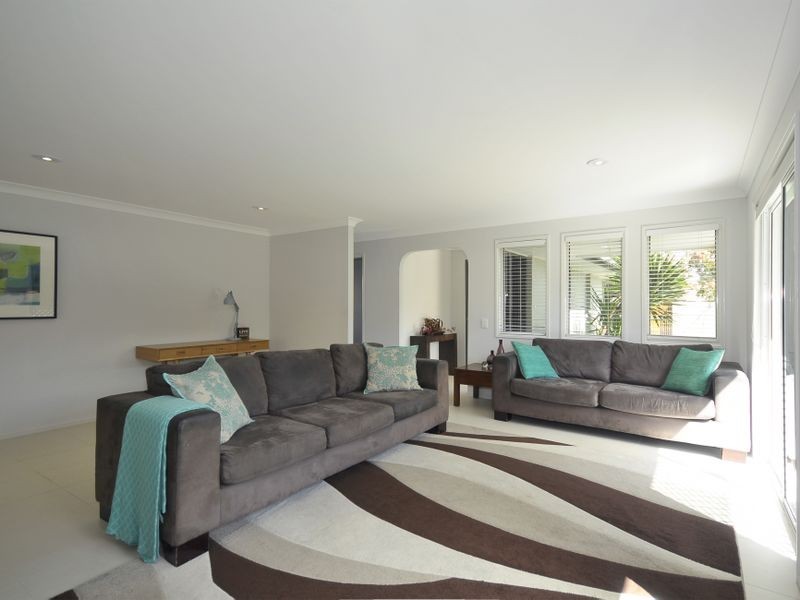 231 Nineteenth Avenue, Elanora QLD 4221