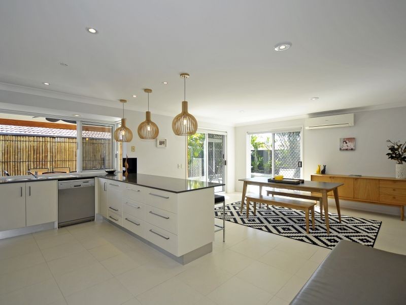 231 Nineteenth Avenue, Elanora QLD 4221