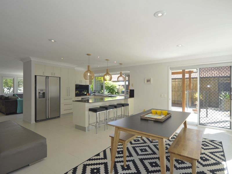 231 Nineteenth Avenue, Elanora QLD 4221