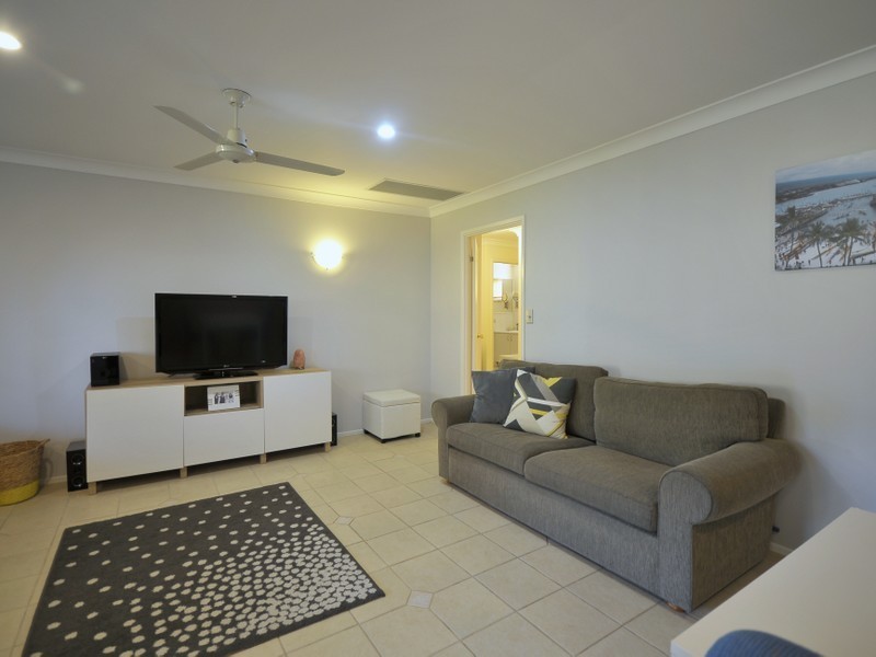 8/5 Lind Avenue, Palm Beach QLD 4221