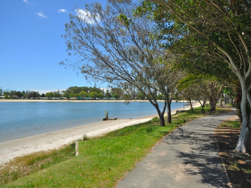 8/5 Lind Avenue, Palm Beach QLD 4221