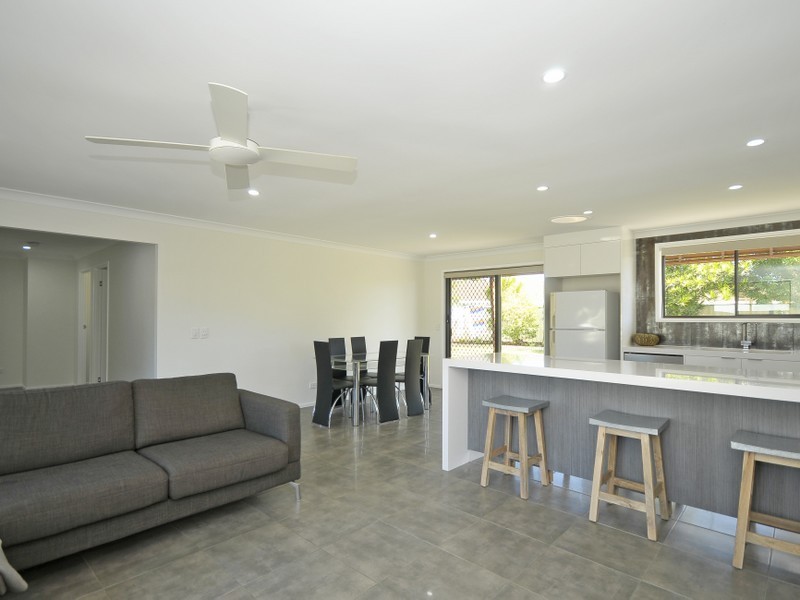 85 Ironbark Street, Elanora QLD 4221