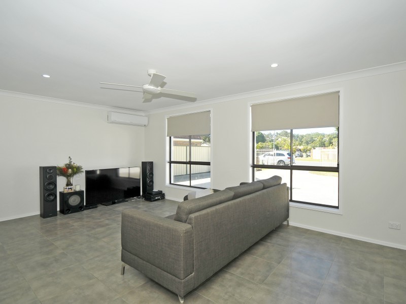 85 Ironbark Street, Elanora QLD 4221