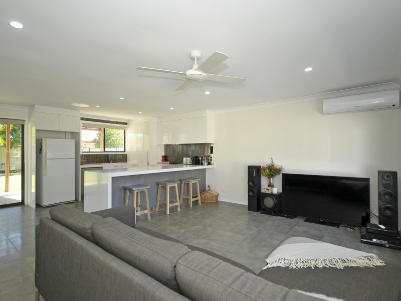 85 Ironbark Street, Elanora QLD 4221