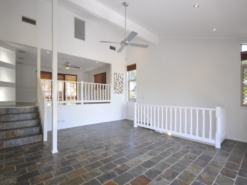 11 Correa Court, Elanora QLD 4221