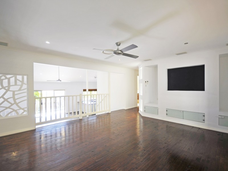 11 Correa Court, Elanora QLD 4221