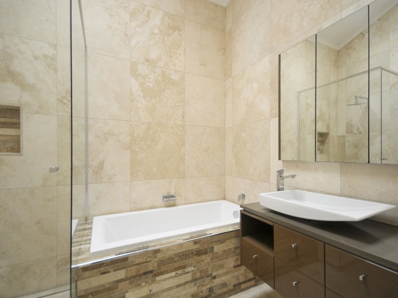 11 Correa Court, Elanora QLD 4221