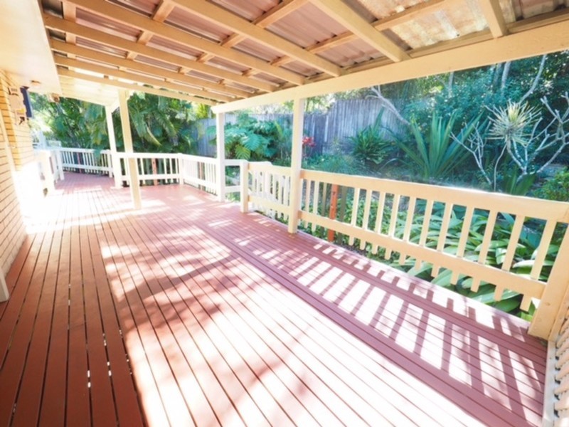 19 Myrtle Court, Palm Beach QLD 4221