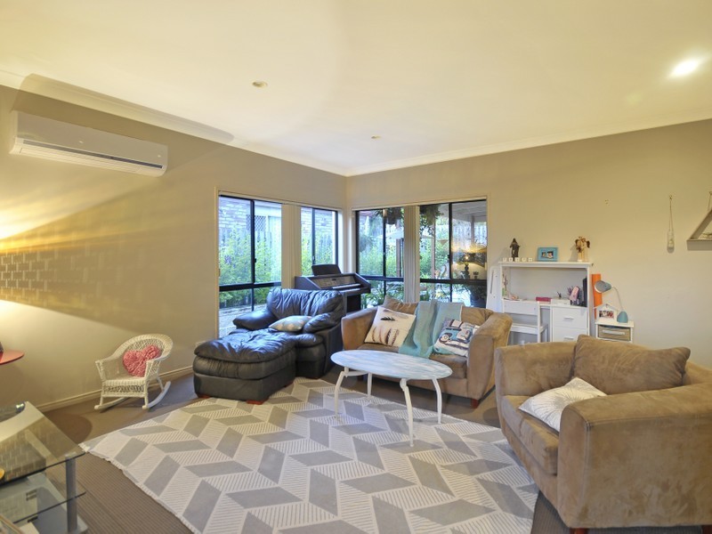 36 Tussock Crescent, Elanora QLD 4221
