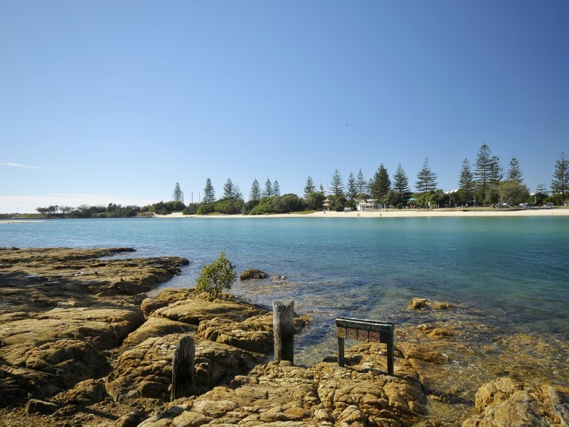 2/22 Twenty Seventh Avenue, Palm Beach QLD 4221