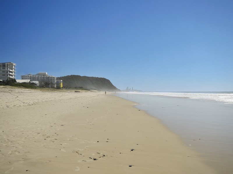 2/22 Twenty Seventh Avenue, Palm Beach QLD 4221