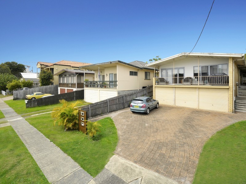 2/22 Twenty Seventh Avenue, Palm Beach QLD 4221