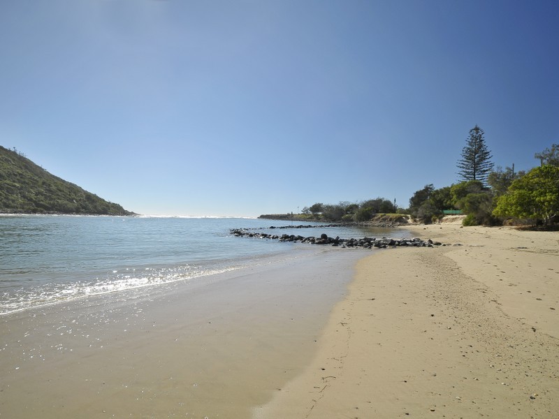 2/22 Twenty Seventh Avenue, Palm Beach QLD 4221