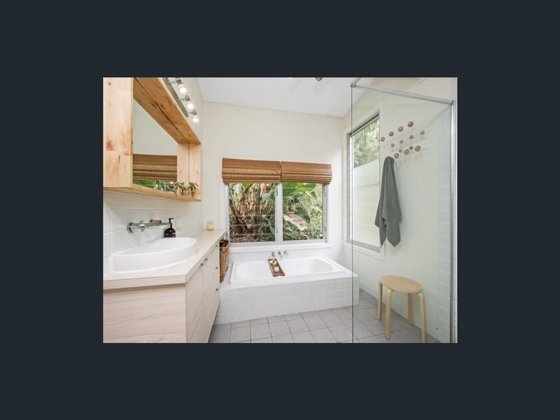 21 Domain Road, Currumbin QLD 4223