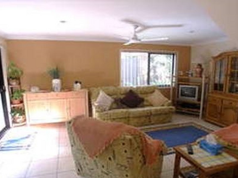 2 5 Cypress Terrace, Palm Beach QLD 4221