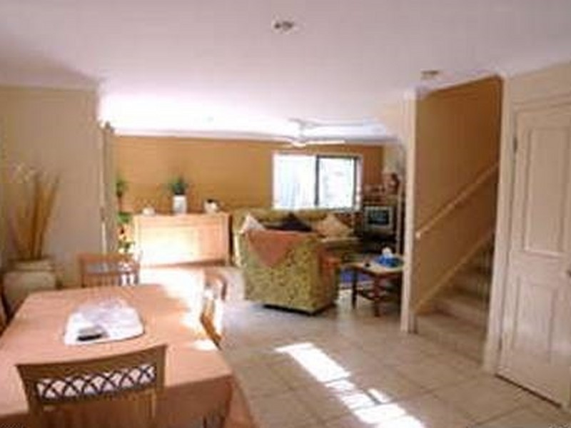 2 5 Cypress Terrace, Palm Beach QLD 4221