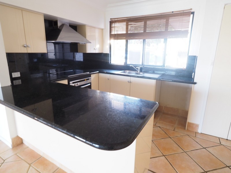 88 Mallawa Drv, Palm Beach QLD 4221