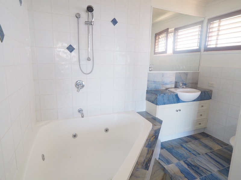 88 Mallawa Drv, Palm Beach QLD 4221