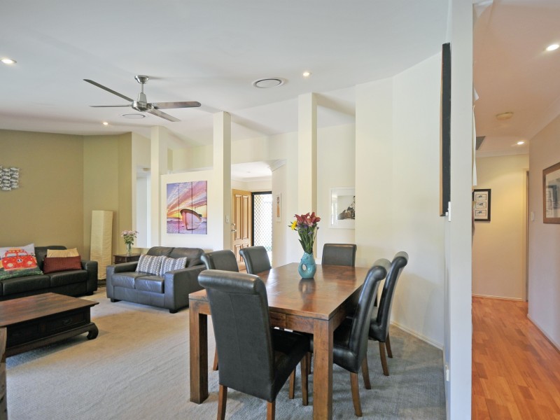 21 Tipuana Drive, Elanora QLD 4221