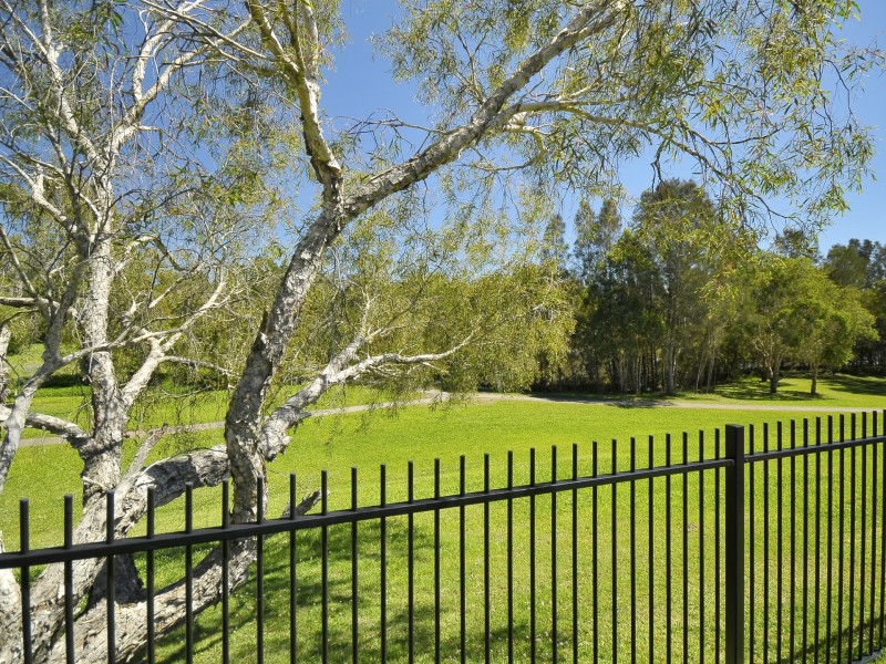 21 Tipuana Drive, Elanora QLD 4221