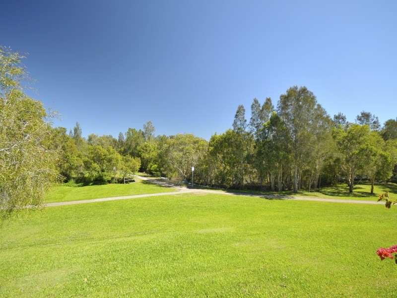 21 Tipuana Drive, Elanora QLD 4221