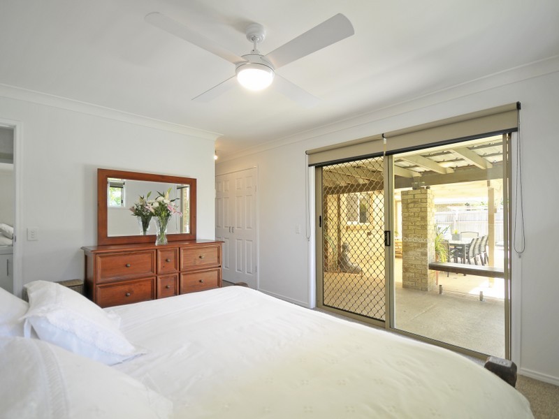 18 Saffron Street, Elanora QLD 4221