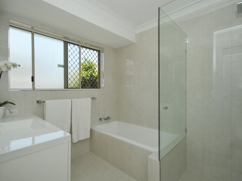 18 Saffron Street, Elanora QLD 4221