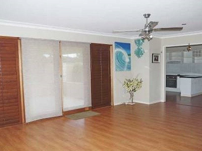 11 Denawen Street, Palm Beach QLD 4221