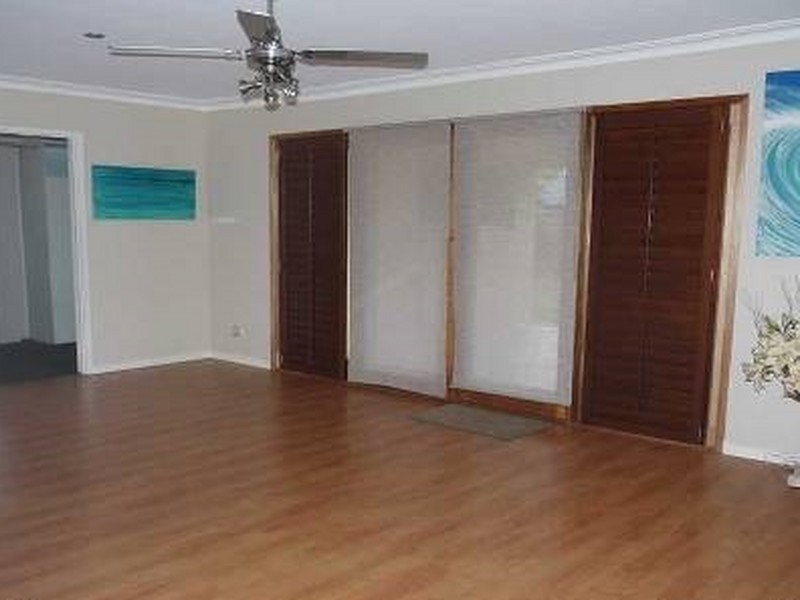 11 Denawen Street, Palm Beach QLD 4221