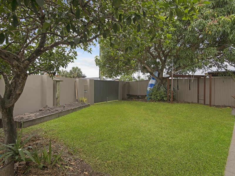 133 Mallawa Drive, Palm Beach QLD 4221