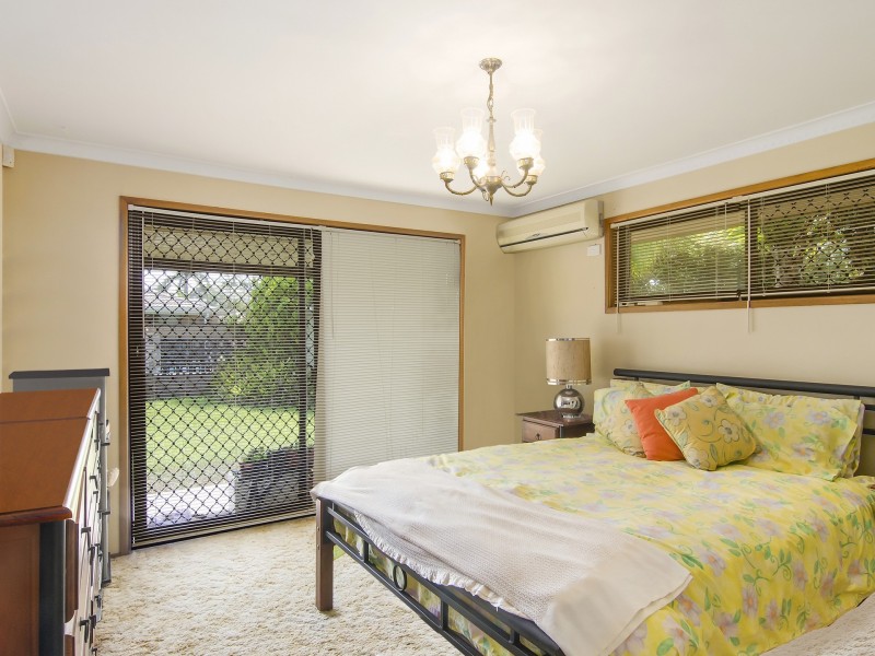 25 Bowline Road, Mermaid Waters QLD 4218
