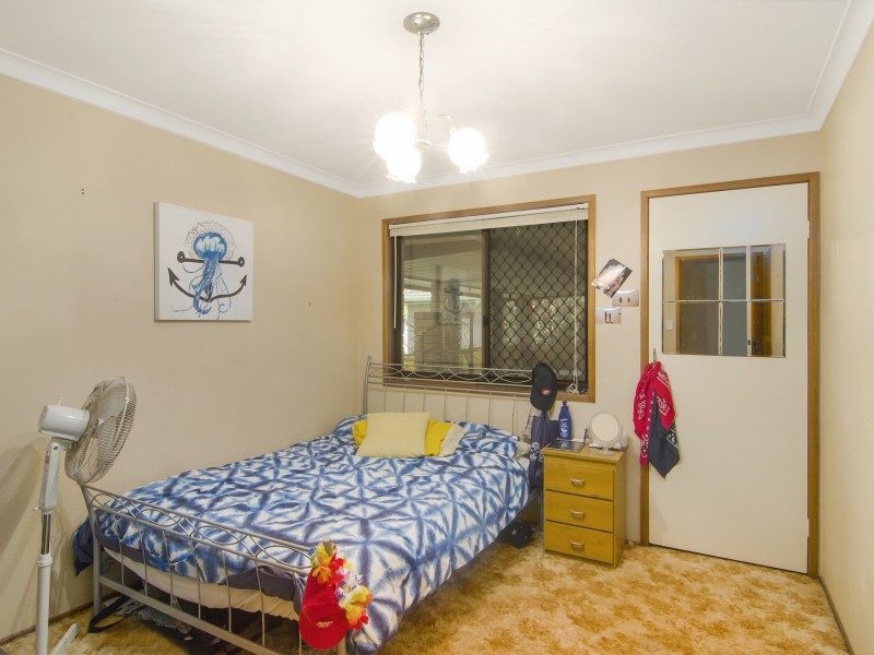 25 Bowline Road, Mermaid Waters QLD 4218