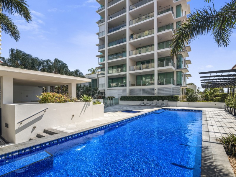 Unit 13/106-108 The Esplanade, Burleigh Heads QLD 4220
