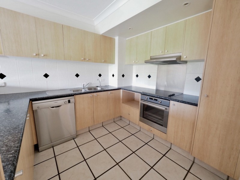 11/37 Australia Ave, Broadbeach QLD 4218